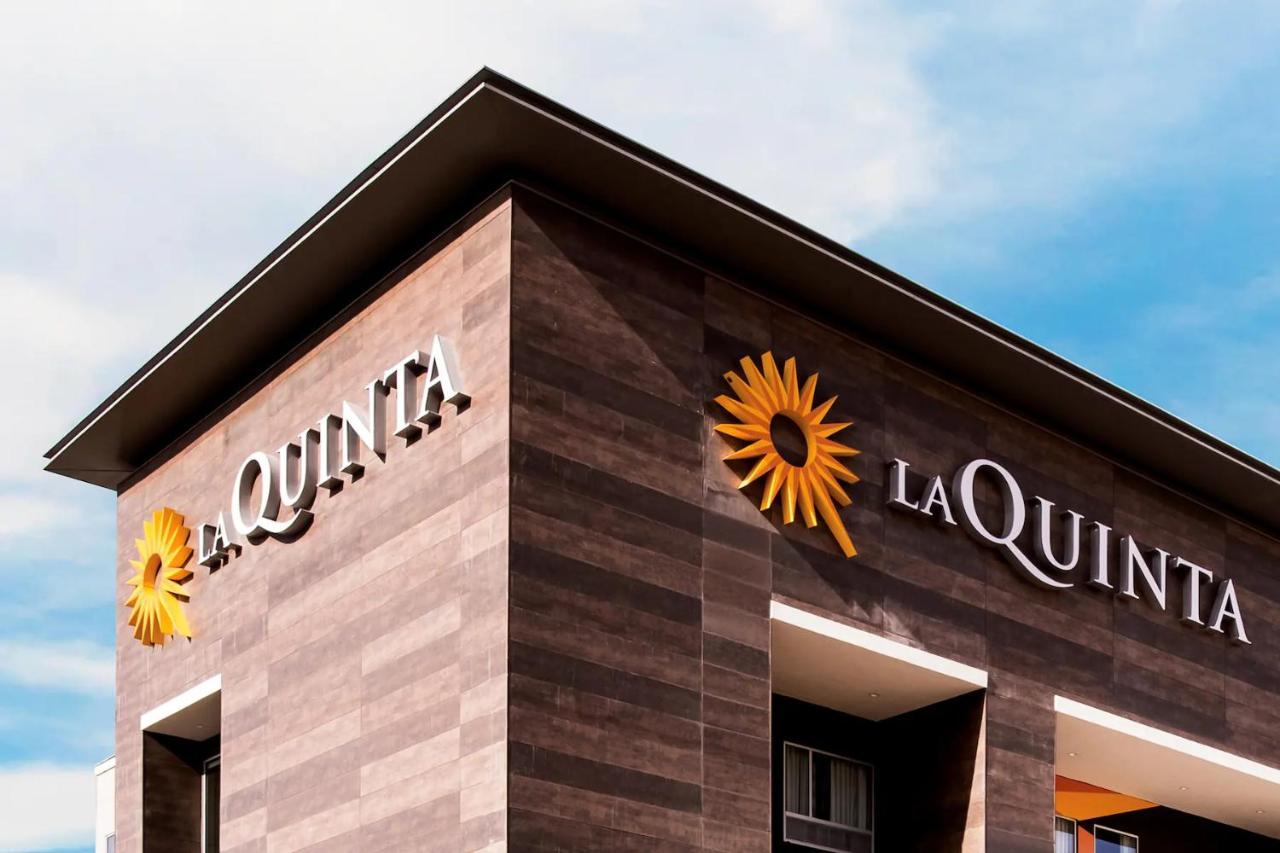 La Quinta Inn & Suites By Wyndham San Antonio Seaworld Lafb Екстер'єр фото