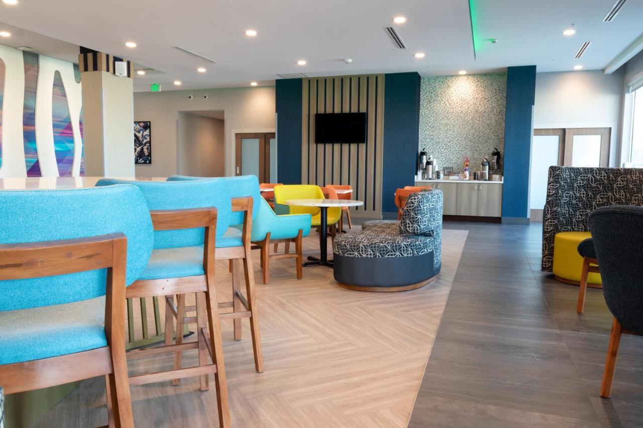 La Quinta Inn & Suites By Wyndham San Antonio Seaworld Lafb Екстер'єр фото