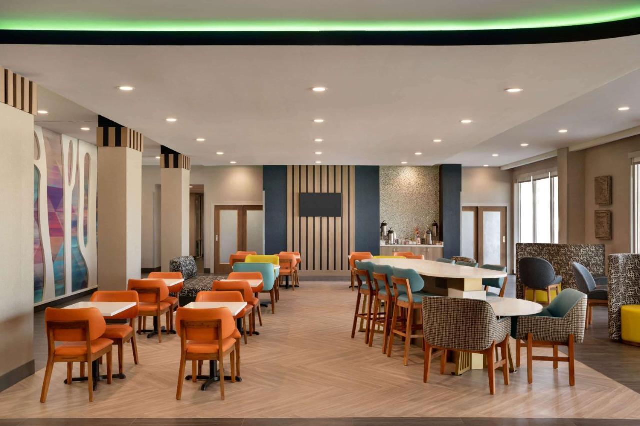 La Quinta Inn & Suites By Wyndham San Antonio Seaworld Lafb Екстер'єр фото