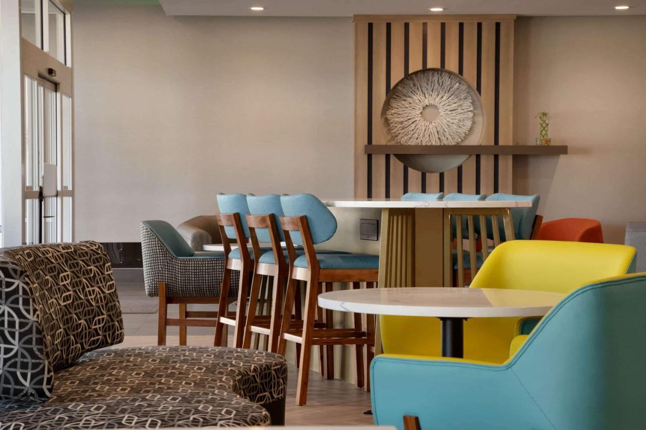 La Quinta Inn & Suites By Wyndham San Antonio Seaworld Lafb Екстер'єр фото
