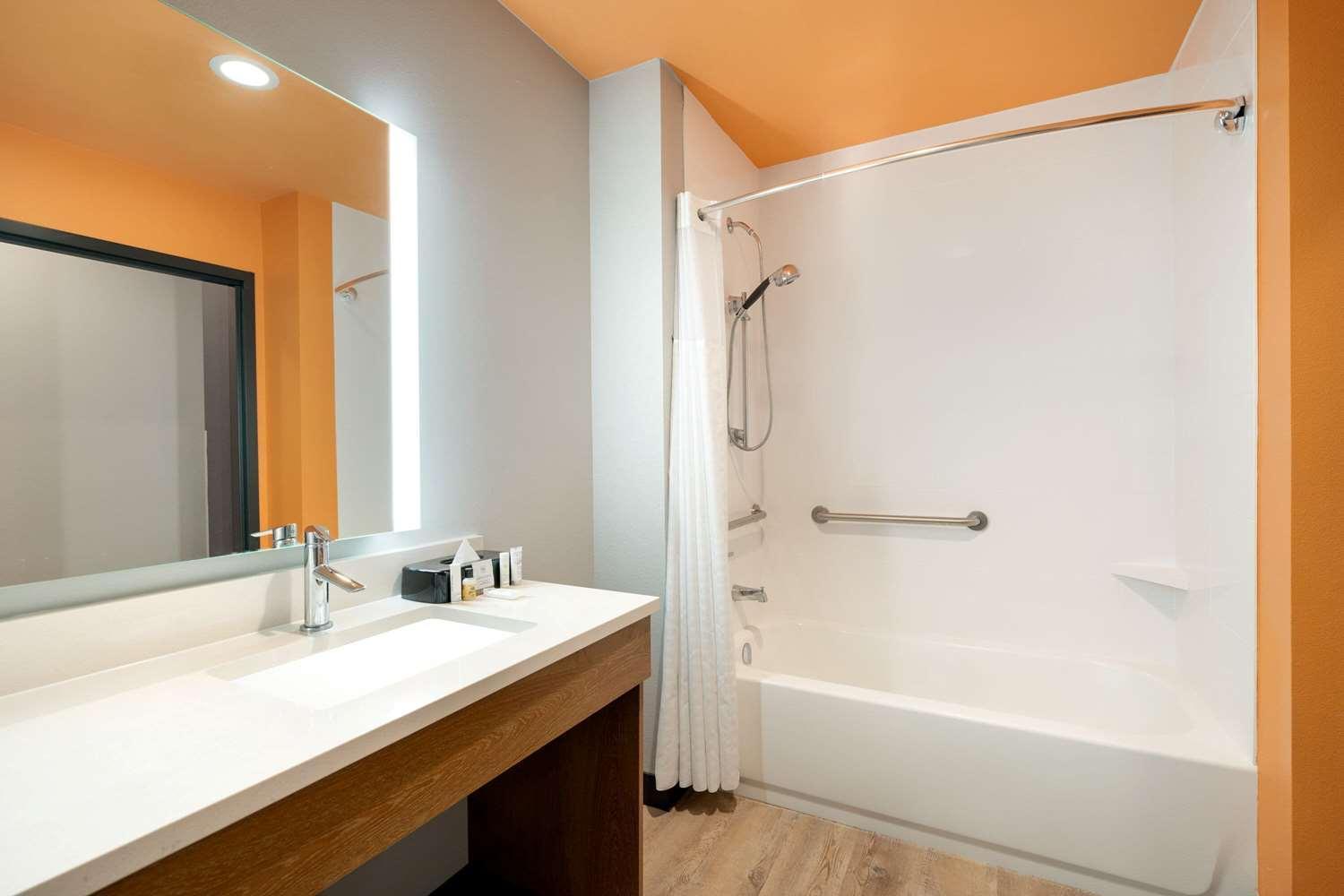 La Quinta Inn & Suites By Wyndham San Antonio Seaworld Lafb Екстер'єр фото